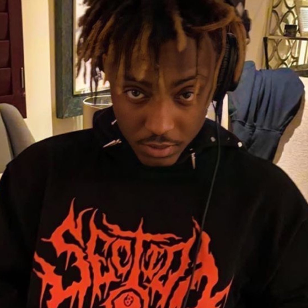 DramaAlert's tweet photo. Juice Wrld would have turned 26 years old today...

REST IN PEACE. 💔🕊️ https://t.co/qazpH9vAJC