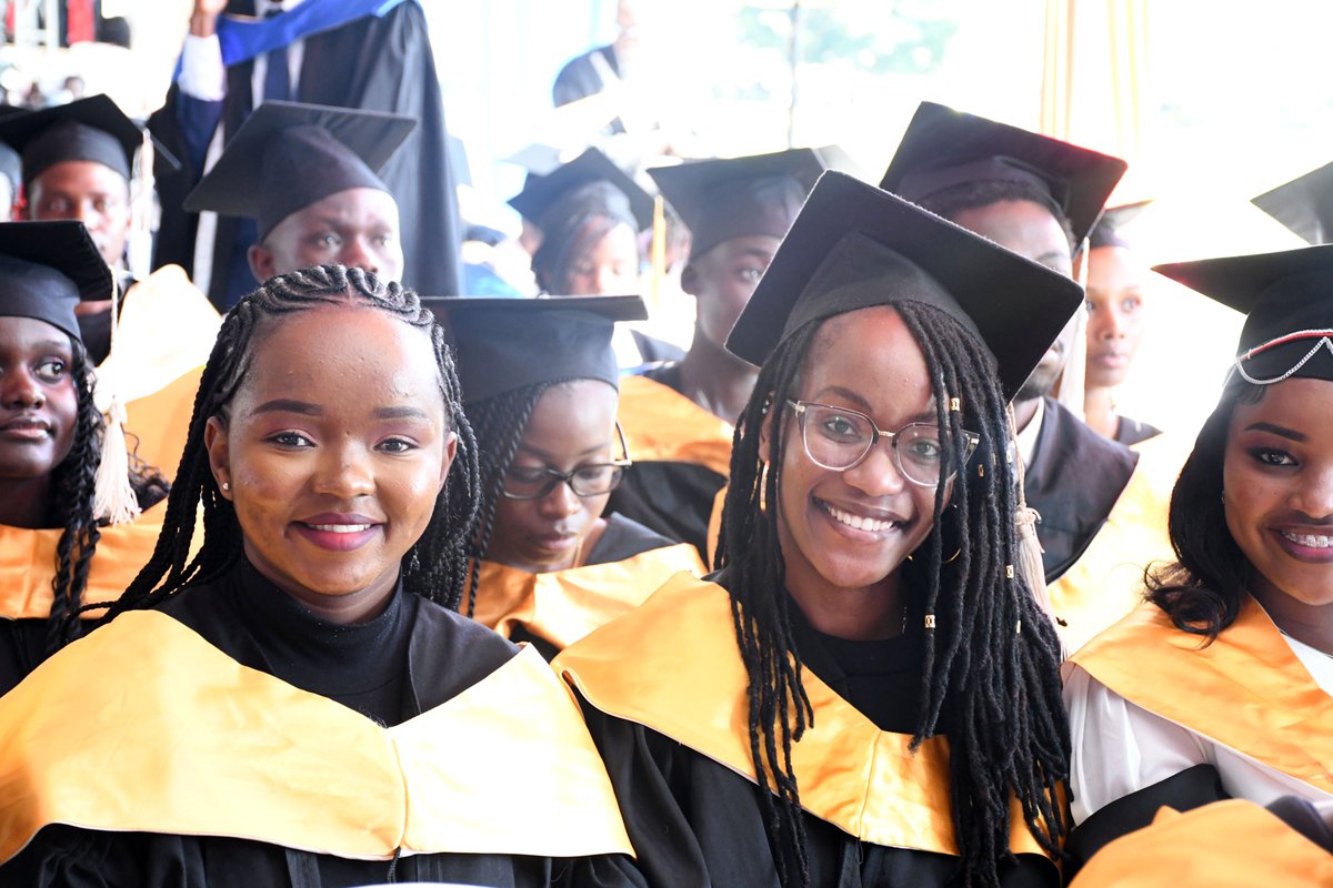 multimedia_uni's tweet photo. Congratulations to the MMU Class of 2024. 
Be the ambassadors of excellence, innovation, and integrity that this university stands for.  We warmly welcome you back to pursue your postgraduate studies and continue to shape a brighter future for yourselves and our society. https://t.co/JbPwWI9fX6