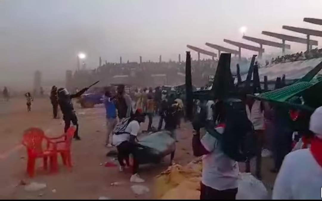 BTidiane's tweet photo. Aujourd'hui encore, votre soif de pouvoir et votre penchant pour la démagogie ont coûté la vie à des citoyens innocents, entraînés dans une situation qu'ils n'ont pas choisie. Sachez que, par la grâce de Dieu, vous en paierez le prix tôt ou tard. Paix à l'âme des victimes. https://t.co/Lk2WAK4CqT