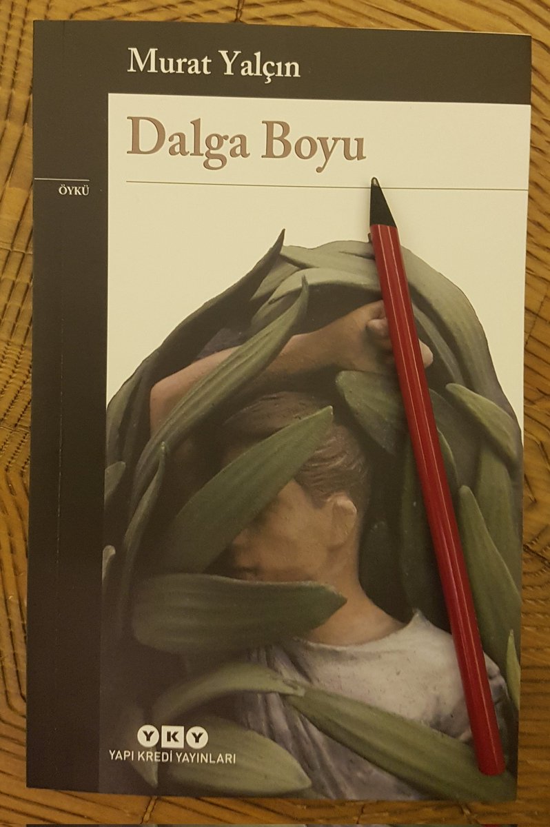 sonerdemirbash1's tweet image. &quot;Varlığı yokluğa, yaşanmışlıkları hiçliğe dönüştürmüş ustaların hünerini gösterebilsem.
...
Yıkılmasa saçma sapan varlıklar olurdu ayakta kalanlar, ağlama. Körler arasında sen de gözünü yum!&quot; (Murat Yalçın, Dalga Boyu)
#MuratYalçın #DalgaBoyu