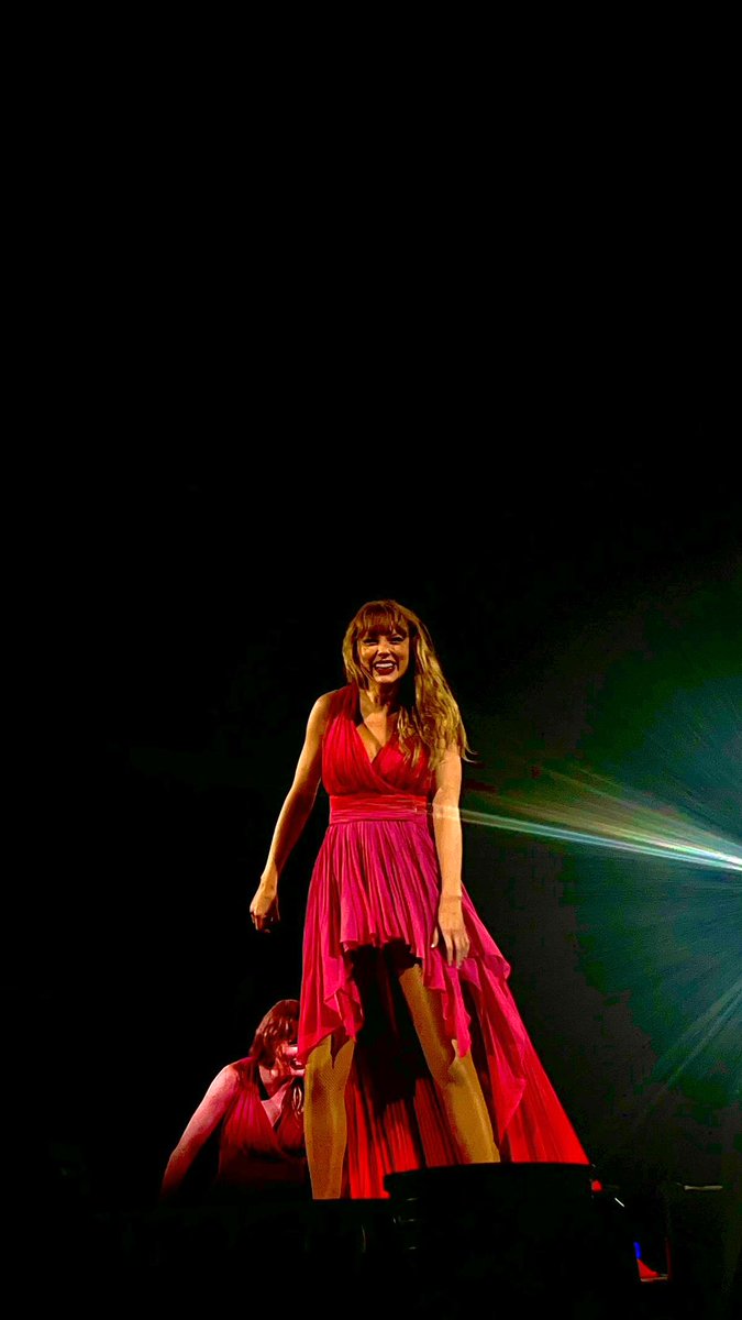 taxigirrl's tweet photo. @itstaytaylors London N7 🥰🥰🥰🥰 https://t.co/RBQZX8UUal