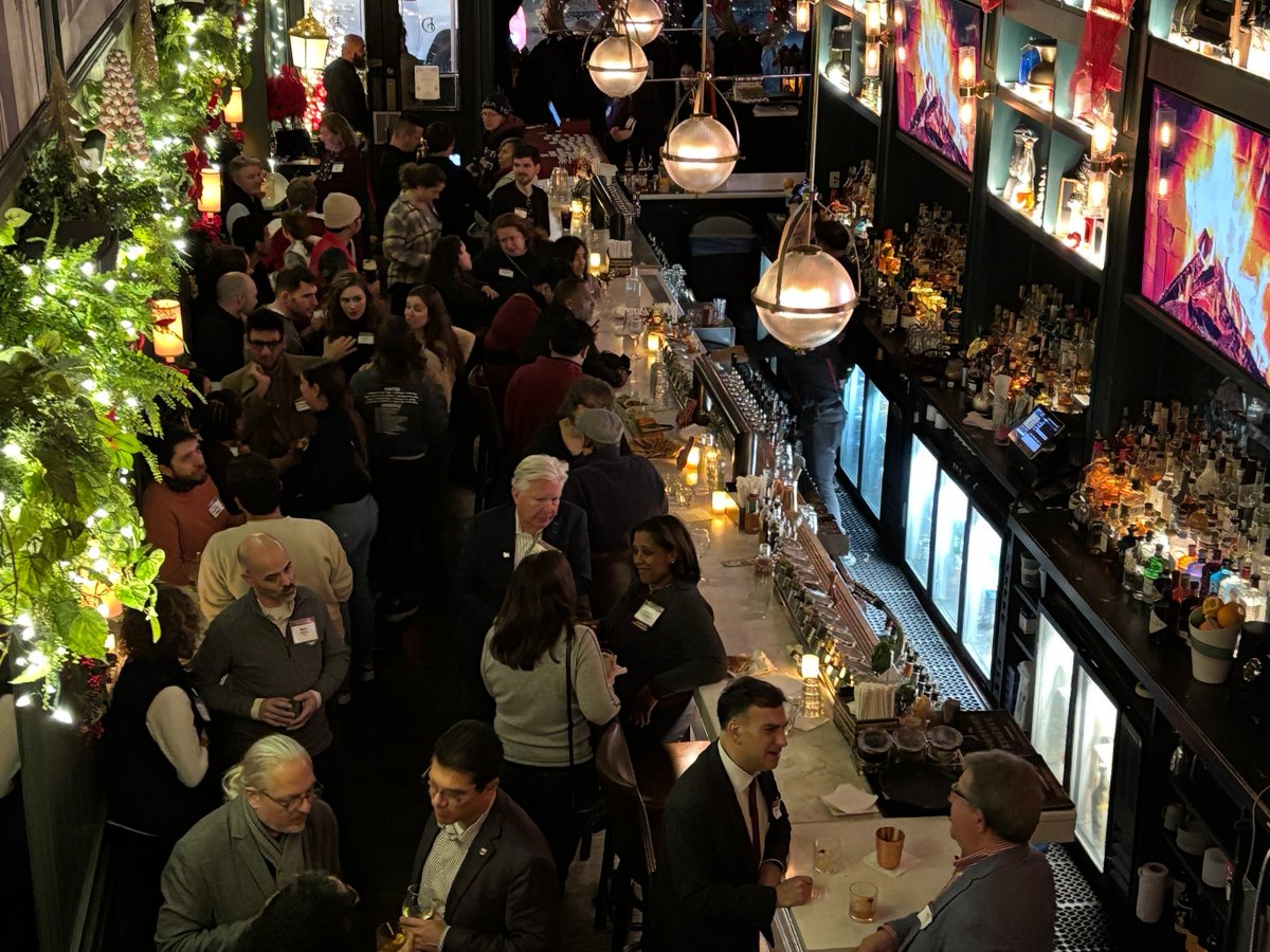 UMassChancellor's tweet photo. What a wonderful evening at our NYC Alumni Reception this past Wednesday. Held the night before Thanksgiving, the event gave us the opportunity to celebrate our alumni and our fantastic band! https://t.co/qDiHk6krL6