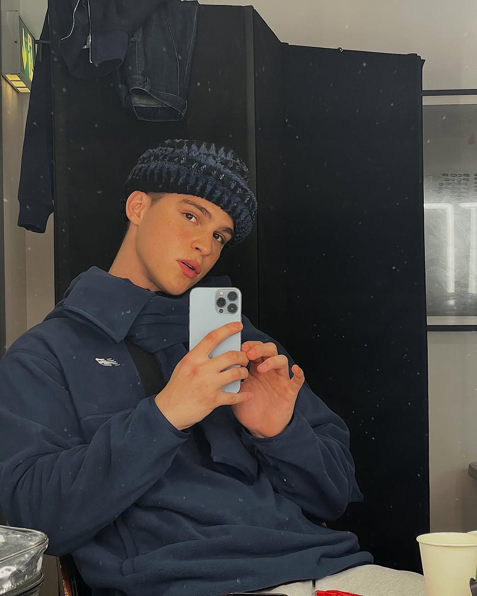 ⠀
⠀
⠀'  Tive que comprar esse gorro feio pra não acabar passando frio. Enfim, mais um dia em Londres.
⠀
⠀