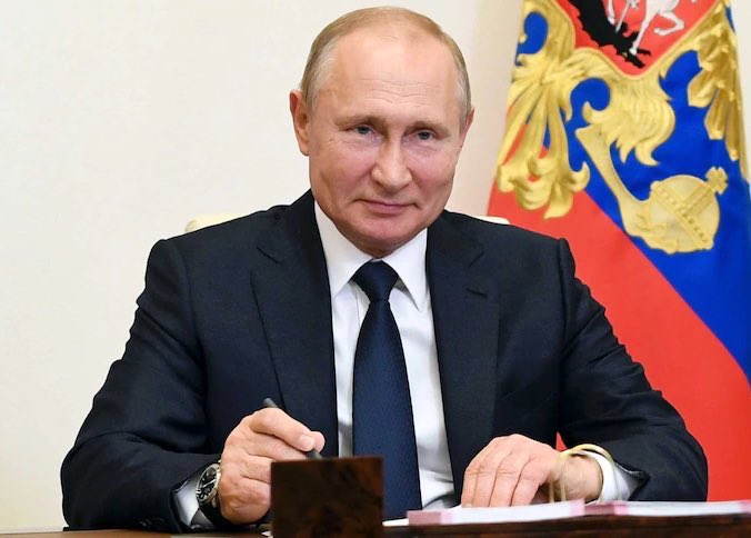 GlobeEyeNews's tweet photo. BREAKING:

Russia says Donald Trump's threat to BRICS over replacing the US Dollar will backfire. https://t.co/UOLZcsrHsQ