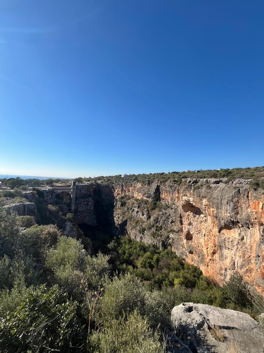 Öğrencilerimiz  "Kültürün İzinde Mersin " projesi kapsamında Silifke ilçemizde bulunan " Cennet Cehennem Obruğunu " gezdiler. Yerinde görerek tabiatın güzelliğine şahitlik ettiler ve Cennet Obruğunda bulunan kilise ve kitabeyi okuyarak bölgenin kültürüne dair bilgi edindiler.