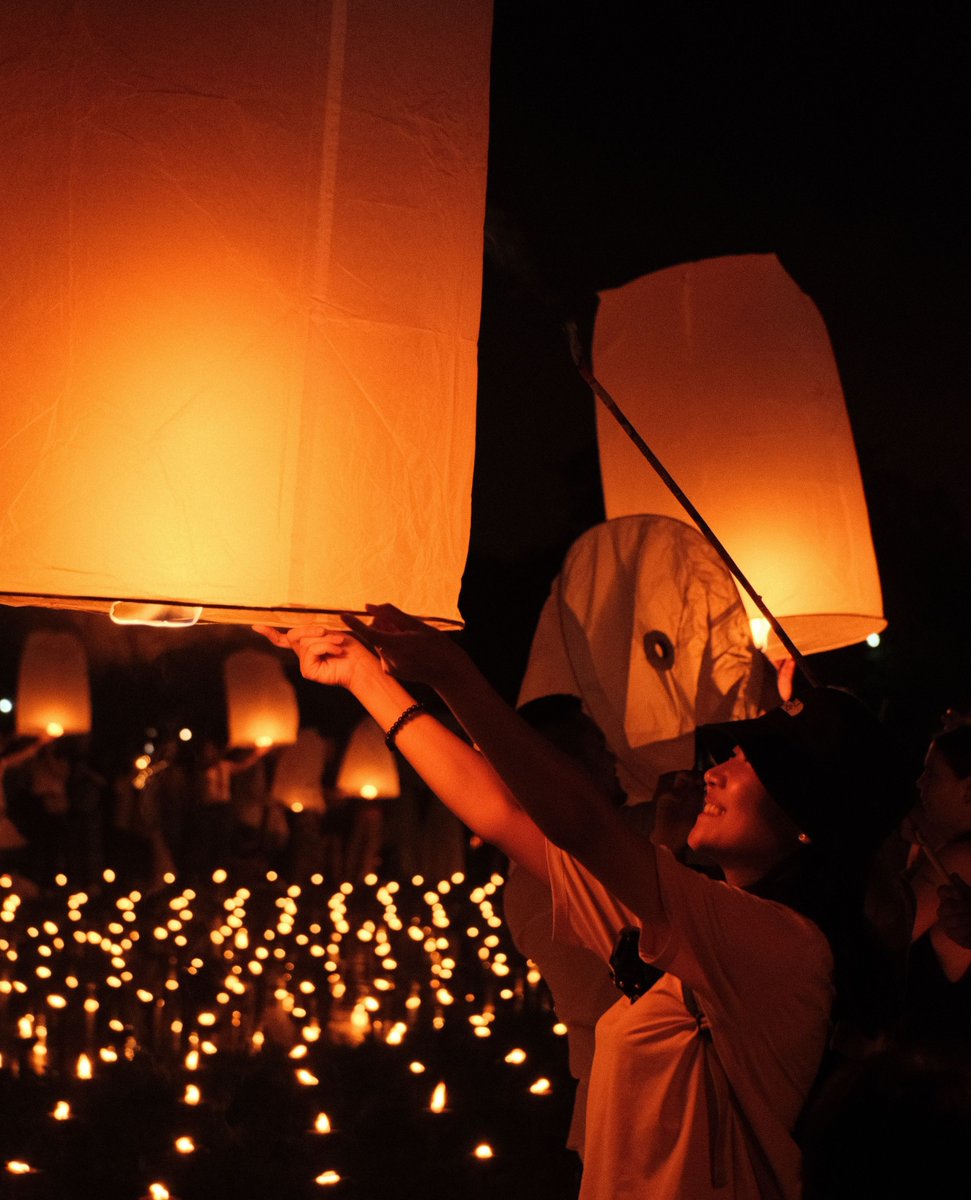 WeAreELIC's tweet photo. Some of our teachers had the opportunity to attend the remarkable Lantern Festival held at the end of November. This event is visually captivating and serves to unite the community.
#WeAreELIC #lanternfestival #relationship #adventure https://t.co/QBaL62SC2N