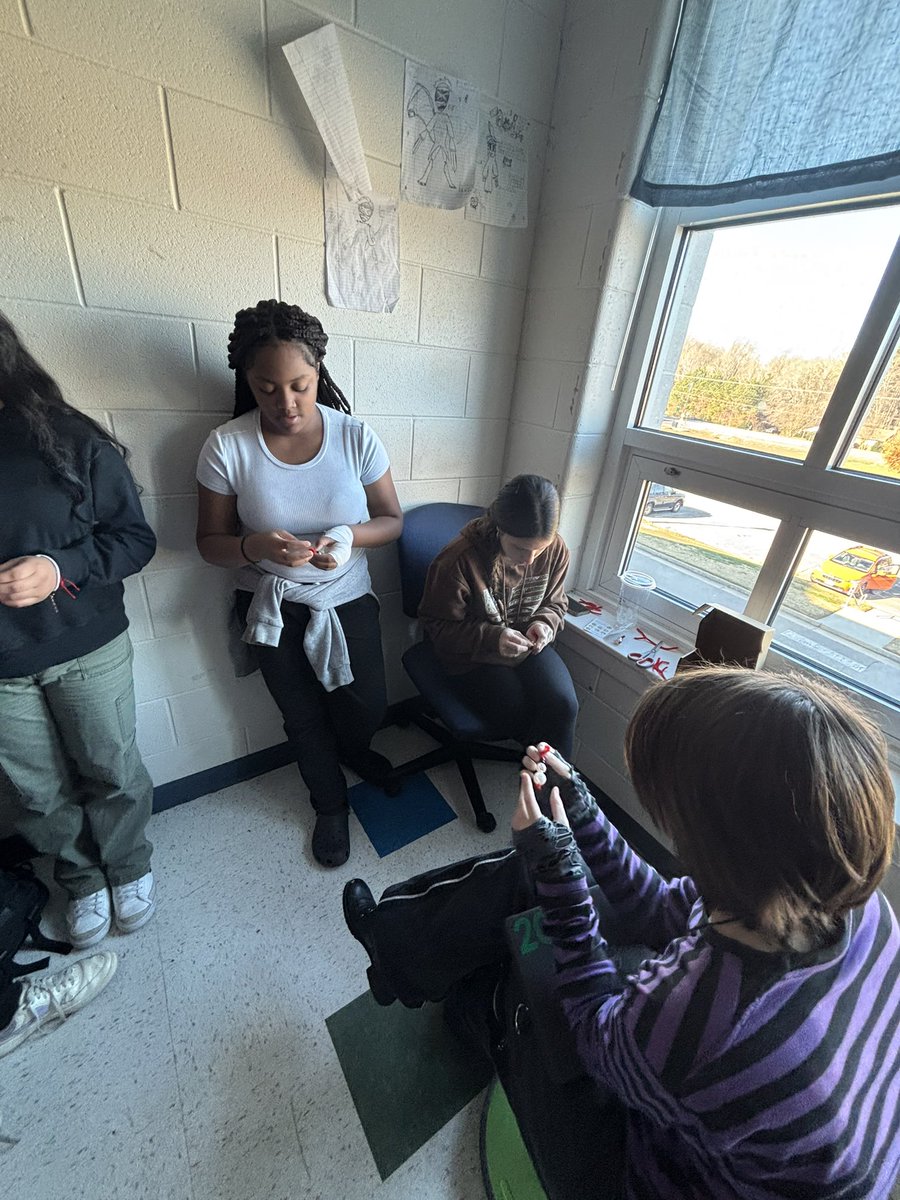 𝐻𝑒𝓁𝑒𝓃 𝒜𝓂𝑒𝓈, 𝑀.𝐸𝒹 tweet media