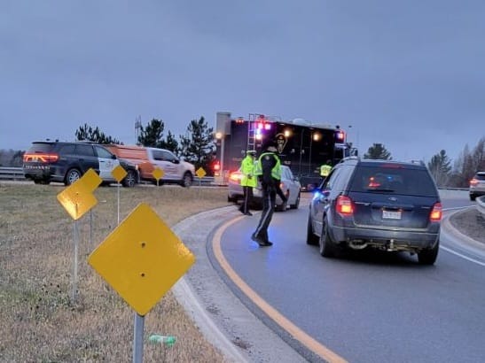 OPP_CR's tweet photo. #HurWOPP. The Festive RIDE program is now in effect! Huronia West OPP teamed up with Orillia OPP at Highway 400 and County Road 93 to keep our streets safe for the holiday season. Please plan ahead and make smart choices. Don't drink and drive. #FestiveRIDE #SpringwaterTwp ^mo https://t.co/XpEpDRK0OI