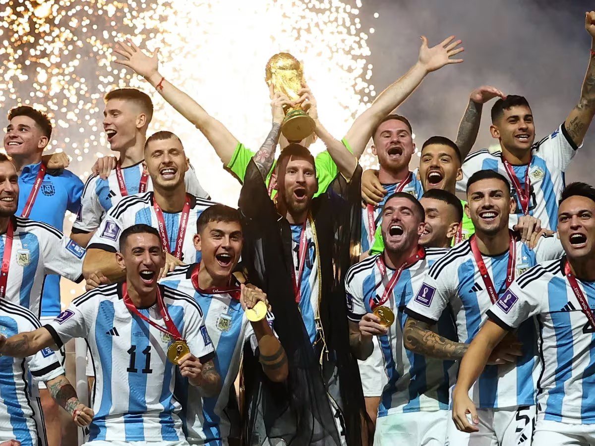 Lichii02's tweet photo. cuando volvemos a ese diciembre😞🏆 https://t.co/bSoWTn6S2p