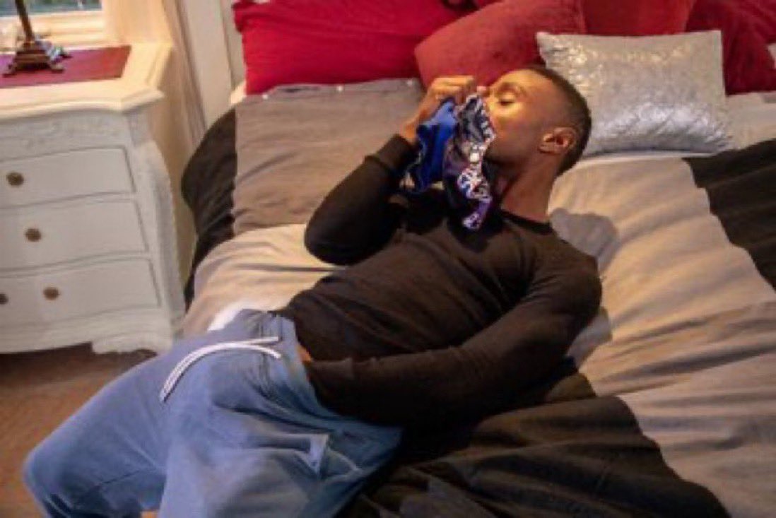 LiineJay's tweet image. Fuck les pulls nous on veut renifler les caleçons #freeme #vrai2vrai