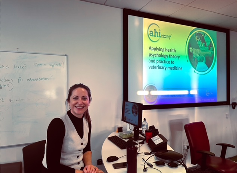 @QUBpsych enjoyed a talk from Dr Alison Burrell from Animal Health Ireland as part of our ongoing Seminar Series. Allision's work highlights the application of health psychology theory and practice to veterinary medicine.

#LoveQUB #HealthPsychology #Animals
