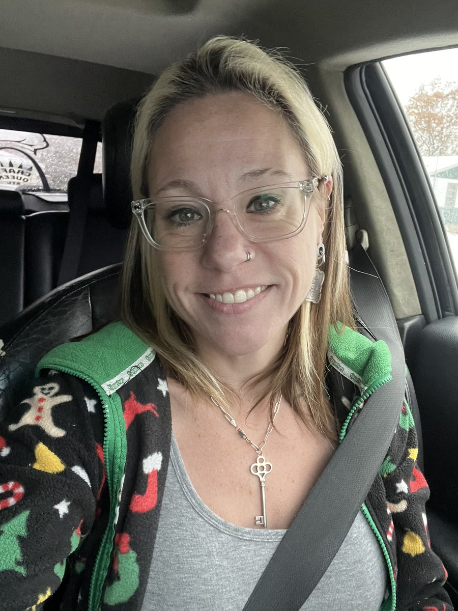 craftqueenstl's tweet photo. The weather is offensive AF 🥶 However, I’m super grateful that King Boo 👻 🚗  has risen from the dead ☠️🪦 🤘& for seat warmers … cause nothing beats a hot ass driving down the road on a frigid day 💺🍑🔥 🤣🤦🏻‍♀️🤷🏻‍♀️

What are you grateful for? 

#stephnanigans #getbaked #craftqueenstl #onelovestl #longestmarchofmylife #stephaniestrong