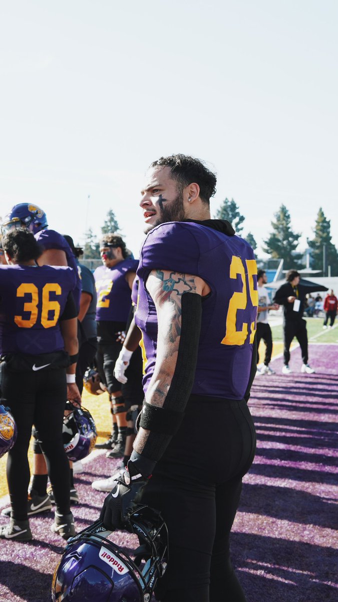 REGULAR SEASON HIGHLIGHTS 
SECOND IN STATE FOR RB
6’0 210LBS
2x FIRST TEAM ALL CONFERENCE 
1x ALL PURPOSE BACK
161 RUSHES
1316 RUSHING YARDS
13 TOUCHDOWNS
2x2 ELIGIBILITY LEFT
FALL GRAD 2024
GPA: 3.6
BOWL GAME DEC 7th🎳
hudl.com/v/2QG3Vi