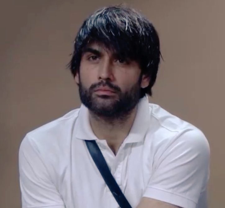 Khabri ๐ (@real_khabri_1) on Twitter photo Biggest Poll of <a href="/real_khabri_1/">Khabri ๐</a>
Fan war between two contestant of #BiggBoss18
Who do you want to see as #BB18 Winner ๐?
Like- #VivianDsena
Retweet- #KaranVeerMehra
Comment- Name
Results will be announced on 4th December, 10 PM
<a href="/ColorsTV/">ColorsTV</a>
<a href="/EndemolShineIND/">Endemol Shine India</a>
<a href="/Viacom18Studios/">Viacom18 Studios</a> Biggest Poll of <a href="/real_khabri_1/">Khabri ๐</a>
Fan war between two contestant of #BiggBoss18
Who do you want to see as #BB18 Winner ๐?
Like- #VivianDsena
Retweet- #KaranVeerMehra
Comment- Name
Results will be announced on 4th December, 10 PM
<a href="/ColorsTV/">ColorsTV</a>
<a href="/EndemolShineIND/">Endemol Shine India</a>
<a href="/Viacom18Studios/">Viacom18 Studios</a>