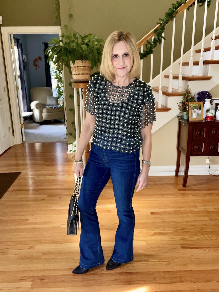 Kathrine00021's tweet image. Add an Elegant Pearl Touch to Your Holiday Looks #holidaystyle #pearltop #holidayfashion  kathrineeldridge.com/add-an-elegant…