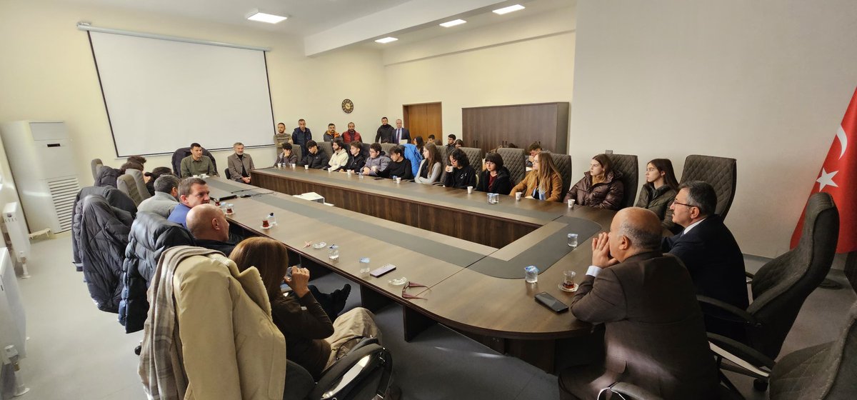 Tokat_Bilsem's tweet photo. İngilizce Öğrt Ramazan Kara tarafından yürütülen Erasmus+KA210 Sürüdürülebilir Bir Çevre için Dijital Çözümler adlı proje kapsamında İtalya ve Polonya’dan gelen öğrenci ve öğretmenler ile bir hafta sürecek Arduino ile Atık Yönetimi aktivitesi başlamıştır.
@BilsemMeb
@HuseyinKir64 https://t.co/f3JysvfHYS