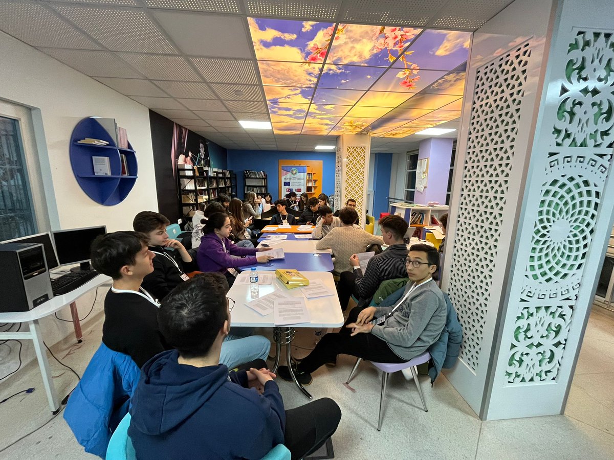 Tokat_Bilsem's tweet photo. İngilizce Öğrt Ramazan Kara tarafından yürütülen Erasmus+KA210 Sürüdürülebilir Bir Çevre için Dijital Çözümler adlı proje kapsamında İtalya ve Polonya’dan gelen öğrenci ve öğretmenler ile bir hafta sürecek Arduino ile Atık Yönetimi aktivitesi başlamıştır.
@BilsemMeb
@HuseyinKir64 https://t.co/f3JysvfHYS