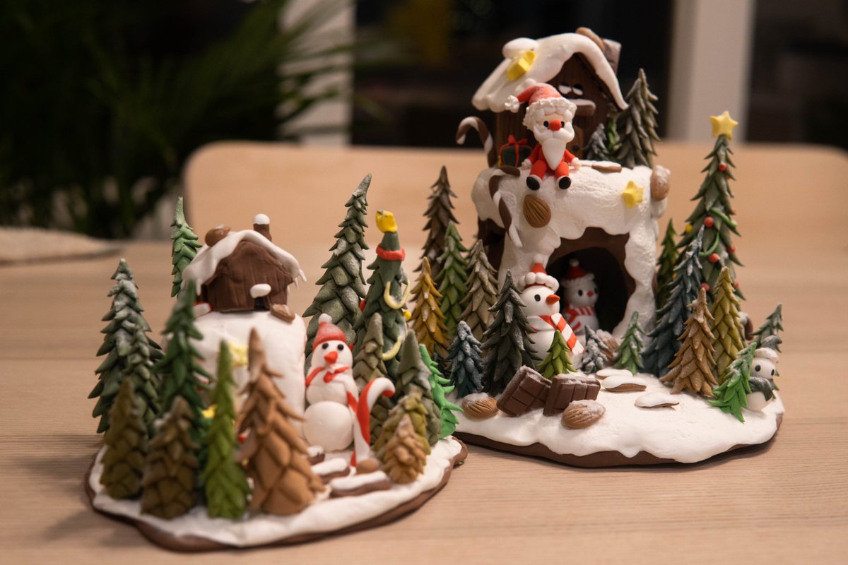 CharlotteChen64's tweet photo. Made a Christmas clay art with my daughter last weekend. What a great way to spend a day with a child when it was snowing outside. 🎄❄️⛄️

#clay #clayfigurine #handmade #handmadedecor #claysculpture 
#Christmas #MerryChristmas #Christmas2024 #Christmasgifts #snowman #SnowMan https://t.co/egjWFsN5Kc