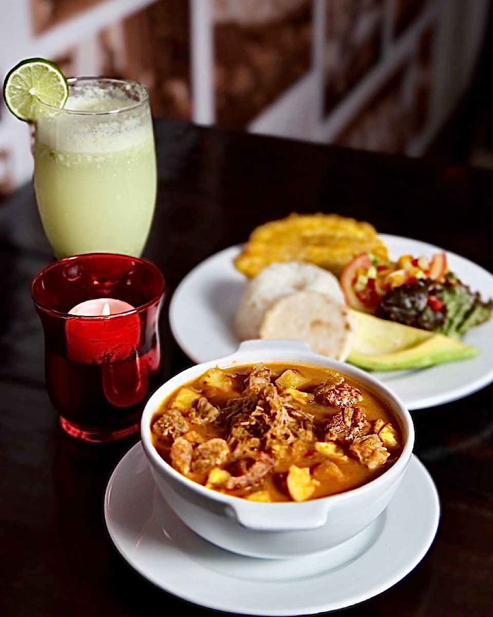COCORAFUSION's tweet photo. Qué rico ya llegó Diciembre con su alegría y que mejor que almorzar y reunirse en Cocora Fusión. ❤️‍🔥

10 Almuerzos Gourmet por tan sólo 17.500.👌🏽 TÍpicos, carnes, salmón y barra de bebidas, auténtico sabor colombiano y los precios más competitivos de la ciudad. #Calico https://t.co/mIZSdFTbqq