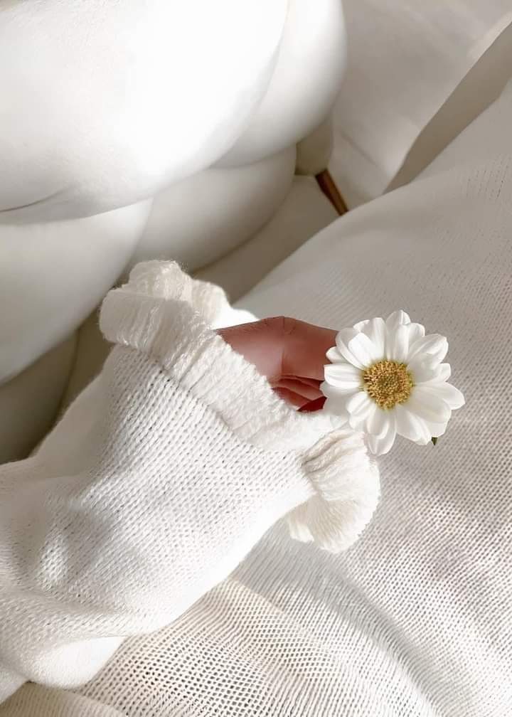 لا شئ أفضل من علاقات صافية 
فيها الاعتذار سهل، والغفران سريع 🤍🌸