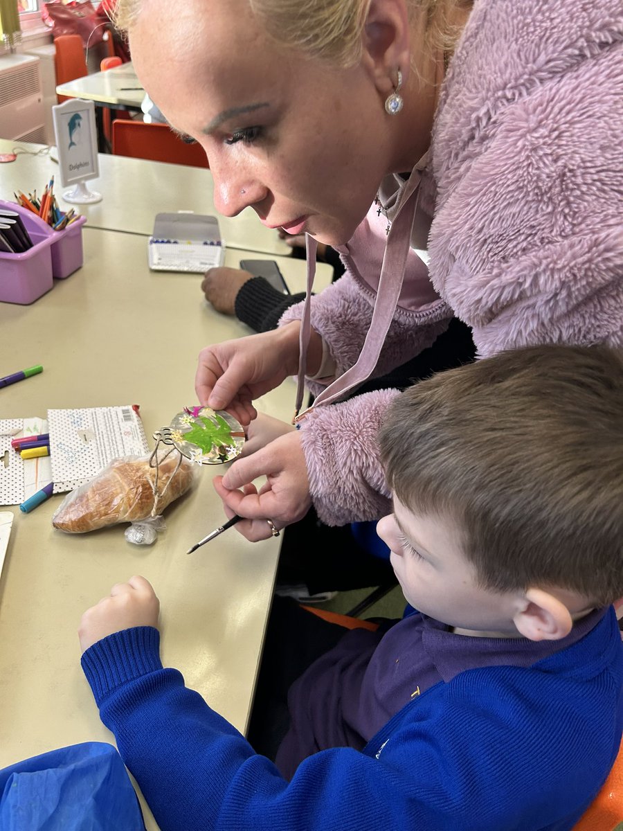 Farha Jahan (@farha_tvi) on Twitter photo Pandas 🐼 had a great morning decorating a Christmas bauble. We had some very creative designs. Thank you to all the grown ups that joined us.🎄✨
<a href="/TVInfants/">Thames View Infants</a> <a href="/ThamesviewJames/">James Woodhill</a> <a href="/Amy_TVI/">Amy Windsor</a> Pandas 🐼 had a great morning decorating a Christmas bauble. We had some very creative designs. Thank you to all the grown ups that joined us.🎄✨
<a href="/TVInfants/">Thames View Infants</a> <a href="/ThamesviewJames/">James Woodhill</a> <a href="/Amy_TVI/">Amy Windsor</a>