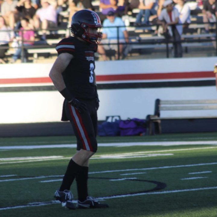 Junior Szn Highlights ‼️
-1st Team All State
-17 receptions 374 yards ~ 6 TDs
-591 KOR yards ~ 39.4 Per return
-3 KOR TDs (tied for 1st in 4a)
-1054 APY ~ 10 total TDs
-56 Total Tackles ~ 45 solo
-1 INT
-2 Fumble recovery’s ~ 1 TD
hudl.com/v/2Qf7LB