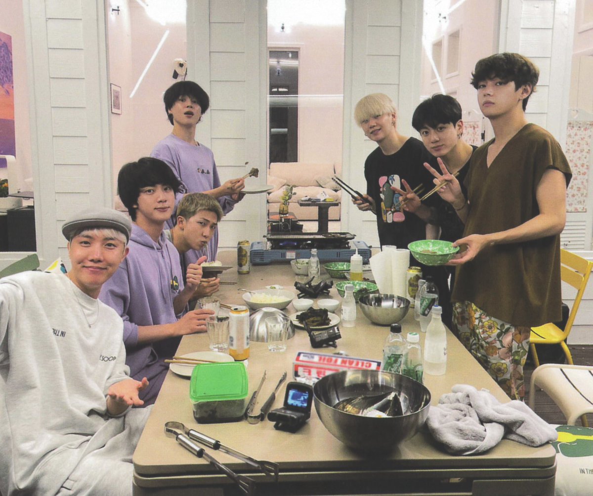 sevenrchive's tweet photo. D-200 until our family is back home 🫶 https://t.co/L28TmeDjFq