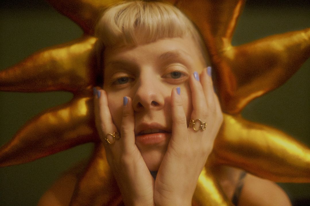 AURORAmusic's tweet photo. 🌞 https://t.co/MhW04bfoJO