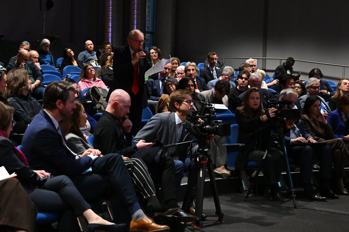In a world of rising tensions and challenges like climate change, nuclear science faces new opportunities &amp; challenges. At <a href="/VCDNP/">VCDNP</a> event with C. Oppenheimer <a href="/choppen5/">Charles Oppenheimer</a>, stressed how @IAEAorg works and adapts to ensure peaceful uses, while addressing nonproliferation and safety 🌐.