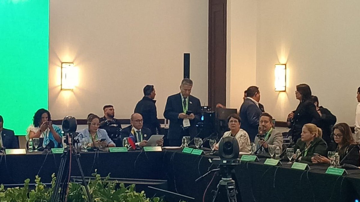 #02Dic | Venezuela dice presente en el Encuentro de Parlamentos por la Alimentación en San Pedro Sula #Honduras para dar a conocer todos los avances y políticas que ha implementado el Gobierno Revolucionario a favor de la soberanía alimentaria. ¡Producir es vencer! <a href="/NicolasMaduro/">Nicolás Maduro</a>