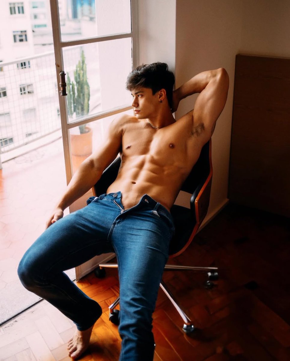 DamnHotBod's tweet photo. 🔥  M I   C H I C O   L A T I N O  🔥
#DamnHotBod 🔥

R  O  D  R  I  G  O  🇧🇷  K  I  S  H  I 

#RodrigoKishi #Hunk #Hottie #Sexy #Stud #Handsome #BulgeAlert #HairyArmpits #PitStop #Pubes #PubicHair #Manspreading #PVL #Brazilian https://t.co/ijJ9fpHlTj