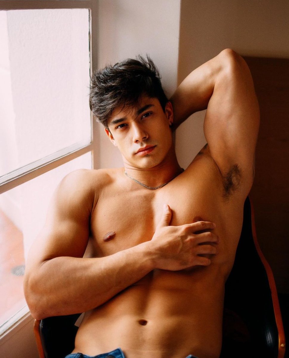 DamnHotBod's tweet photo. 🔥  M I   C H I C O   L A T I N O  🔥
#DamnHotBod 🔥

R  O  D  R  I  G  O  🇧🇷  K  I  S  H  I 

#RodrigoKishi #Hunk #Hottie #Sexy #Stud #Handsome #BulgeAlert #HairyArmpits #PitStop #Pubes #PubicHair #Manspreading #PVL #Brazilian https://t.co/ijJ9fpHlTj