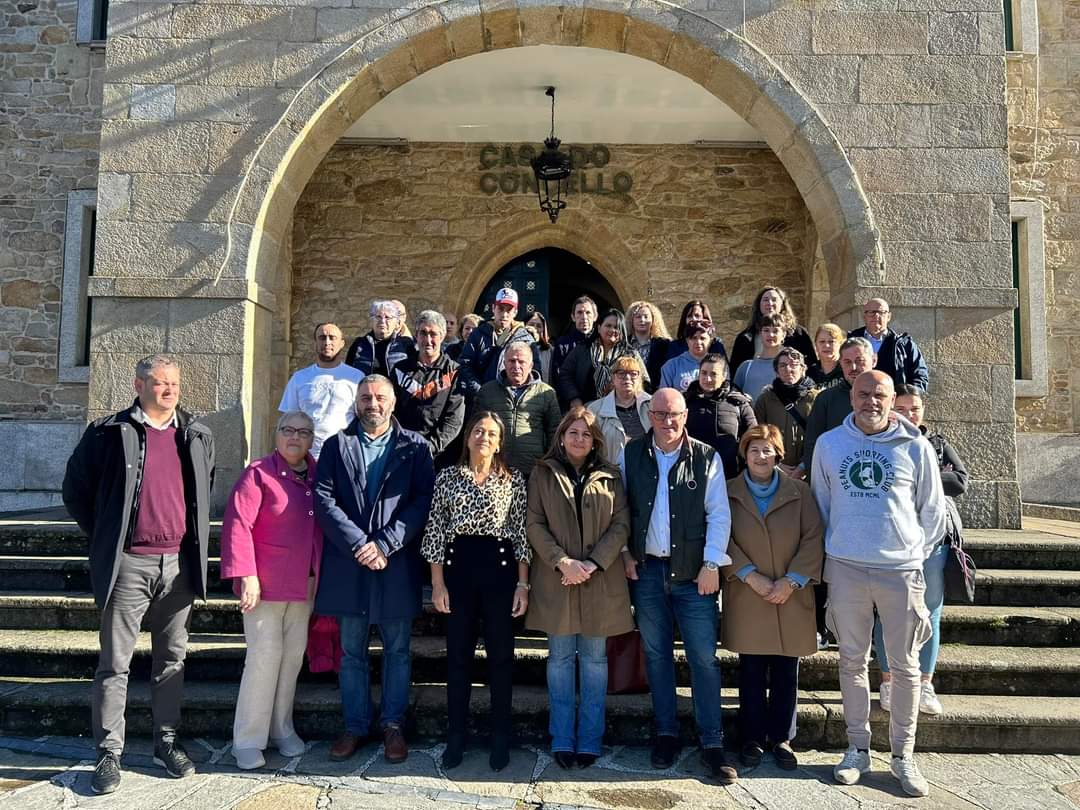 Esta mañá demos comezo a un novo obradoiro dual de emprego, o oitavo desde o ano 2016. 

Quero felicitar aos 20 alumnos que hoxe comezan a súa formación. Unha nova etapa de 9 meses donde recibirán clases teóricas ao mesmo tempo que desenvolven un traballo.