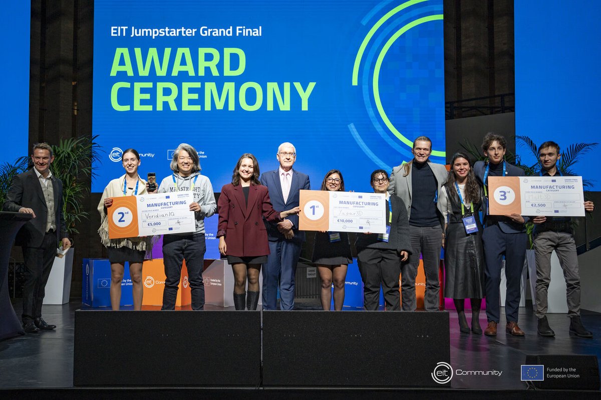 🌟 Budapest: a hub of innovation and celebration!
 
Between 28-29 November, we celebrated 10 years of EIT bridging Europe's innovation gaps with a series of impactful events in Budapest dedicated to the 𝗘𝗜𝗧 𝗥𝗲𝗴𝗶𝗼𝗻𝗮𝗹 𝗜𝗻𝗻𝗼𝘃𝗮𝘁𝗶𝗼𝗻 𝗦𝗰𝗵𝗲𝗺𝗲 (𝗥𝗜𝗦) community.