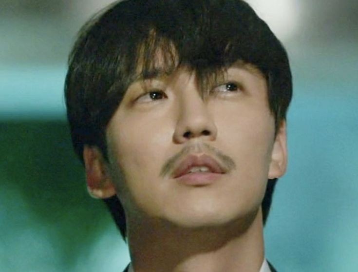 한이수 진짜 미친놈인점
평소엔쌉진지대표인격인데. 어느순간 보면 감수성100처연미인됨