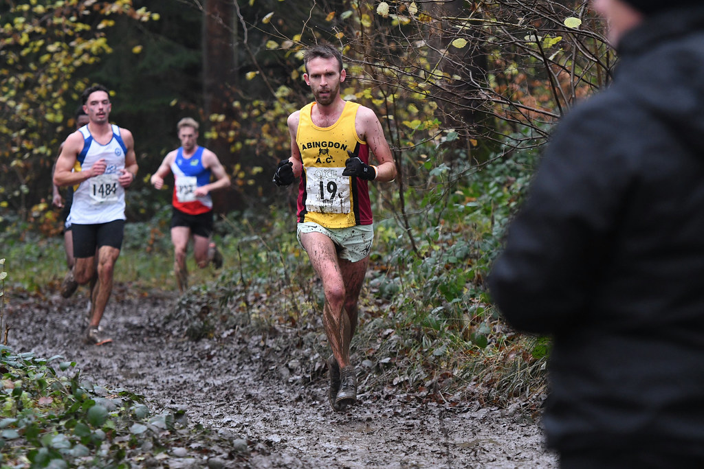 Cameron___W's tweet image. Last Oxon league fixture at the current Cirencester venue. Always provides a good test and yesterday didn’t disappoint, very soft underfoot, found myself on the deck early 😅 but got through unscathed. I think some would describe it as 'proper' cross country! Photos: @AbingdonAC