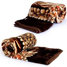 بمناسبة ذكرى 2 ديسمبر المشئوم على العفافيش حبينا نذكرهم بهذا اليوم العظيم عندنا وعند أعدائنا وكما حبينا ننوه لطارق عفاش ونقول له كانت البطانية حق عمك في صنعاء لونها احمر والكل يعرفها كيف تشوف الون هذا هل هو مناسب لك ولا نجهز لك غيره