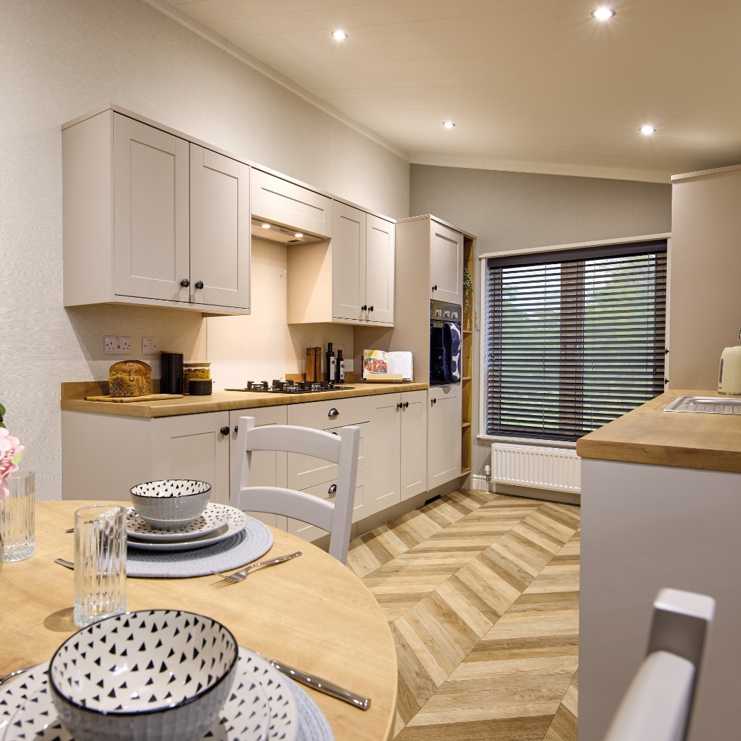 The New Forest has been designed to make park home living more available than ever before!

Both classic and sleek, this entry level home cuts no corners when it comes to style 💙

Explore for yourself at our Livingston showground 🔗 hubs.li/Q02Yvlfy0