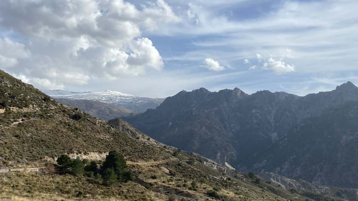 Samuel_MR17's tweet photo. Unas fotos de la tarde desde el entorno de la Fuente del Hervidero, con buenas vistas al Trevenque, los Alayos, cumbres de Sierra Nevada y #Granada https://t.co/G9KSOs1cvI
