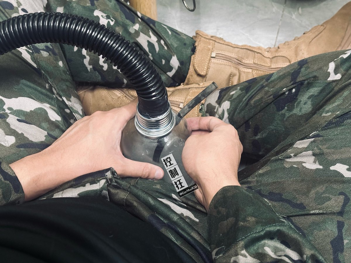 是谁抓着呼吸瓶不愿意放手。