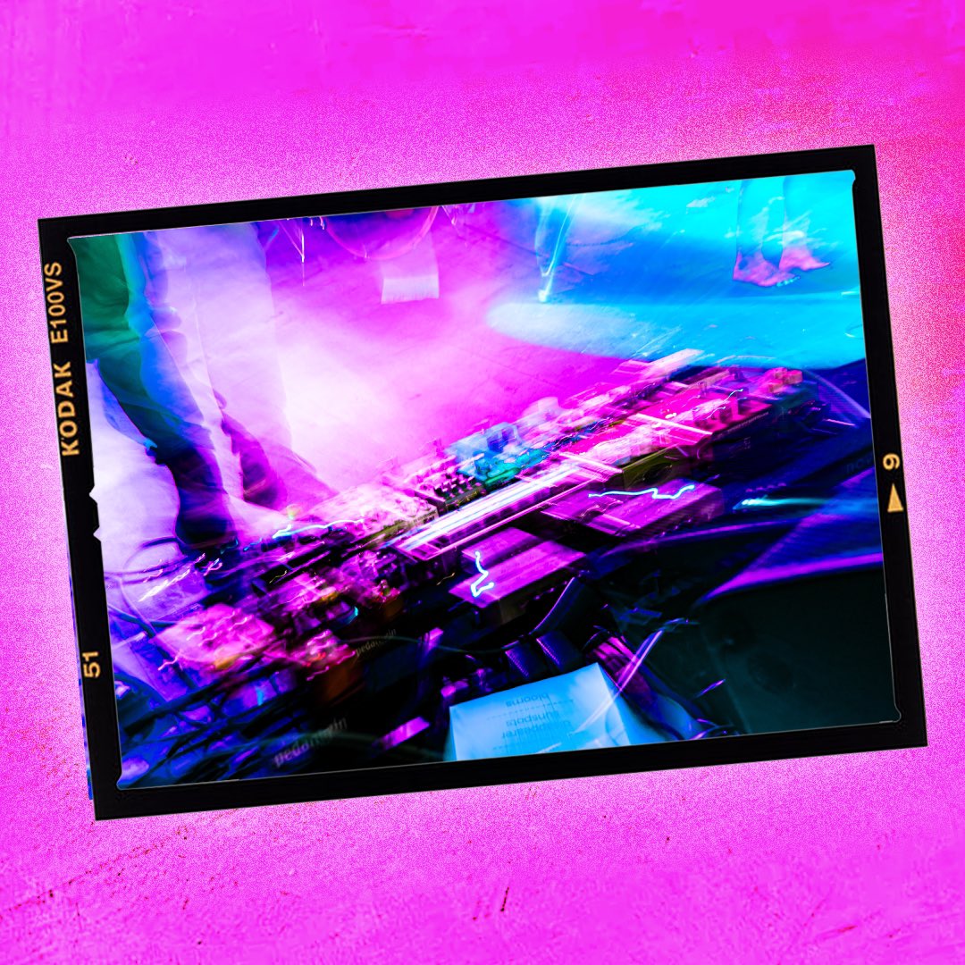 Ebony Alexander Media (@ebony_a_media) on Twitter photo ๐ฉท๐ธ Shoegaze Photo Prints!! ๐ธ๐ฉท
Selling a limited run of my fav shoegaze-y prints from <a href="/bandofvirgins/">Bandofvirgins</a> UK tour last month!
1 x A4 print for ยฃ20 or exclusive bundle of all 3 prints for ยฃ50
First 5 orders receive an unreleased bonus print FREE
๐๐ป๐๐ป๐๐ป
ebonyalexandermedia.bigcartel.com ๐ฉท๐ธ Shoegaze Photo Prints!! ๐ธ๐ฉท
Selling a limited run of my fav shoegaze-y prints from <a href="/bandofvirgins/">Bandofvirgins</a> UK tour last month!
1 x A4 print for ยฃ20 or exclusive bundle of all 3 prints for ยฃ50
First 5 orders receive an unreleased bonus print FREE
๐๐ป๐๐ป๐๐ป
ebonyalexandermedia.bigcartel.com