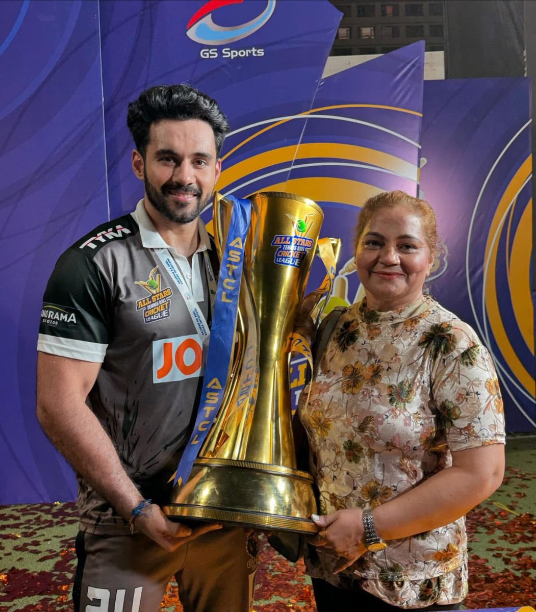 Ashish K Singh (ABP News) (@ashishsinghlive) on Twitter photo Super Congrats to my bro, Actor <a href="/Humarabajaj6/">Abhishek bajaj</a> and his team on winning All Stars Tennis Ball Cricket League in Mumbai🏏🏏🏏🏏
#stars #celebs #cricket #mumbai Super Congrats to my bro, Actor <a href="/Humarabajaj6/">Abhishek bajaj</a> and his team on winning All Stars Tennis Ball Cricket League in Mumbai🏏🏏🏏🏏
#stars #celebs #cricket #mumbai