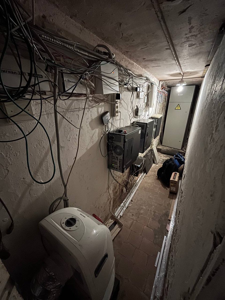 brianwhelton's tweet image. What that state of the art cloud environment you've been paying for actually looks like...