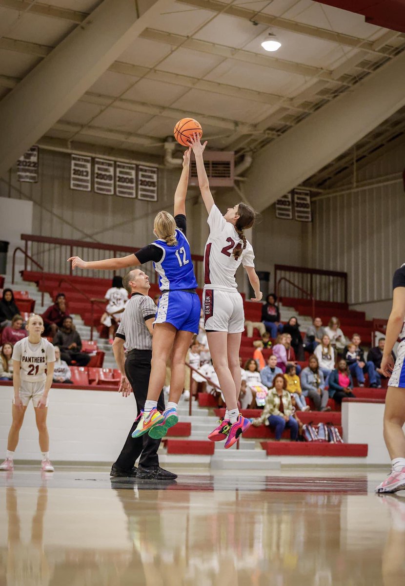 Very late post, took awhile to get stats back, but stats from our win against Benton 11/28/24! 

21 points
8 rebounds

So proud of my team!! Go bulldogs!💙🤍