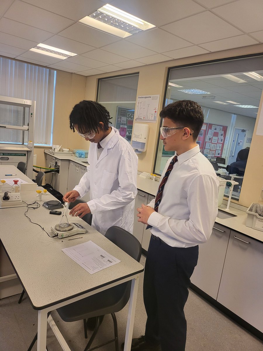 Year 12 Chemists Finding the rate of reaction using mass loss <a href="/DrCourtDGS/">Dr Court</a>