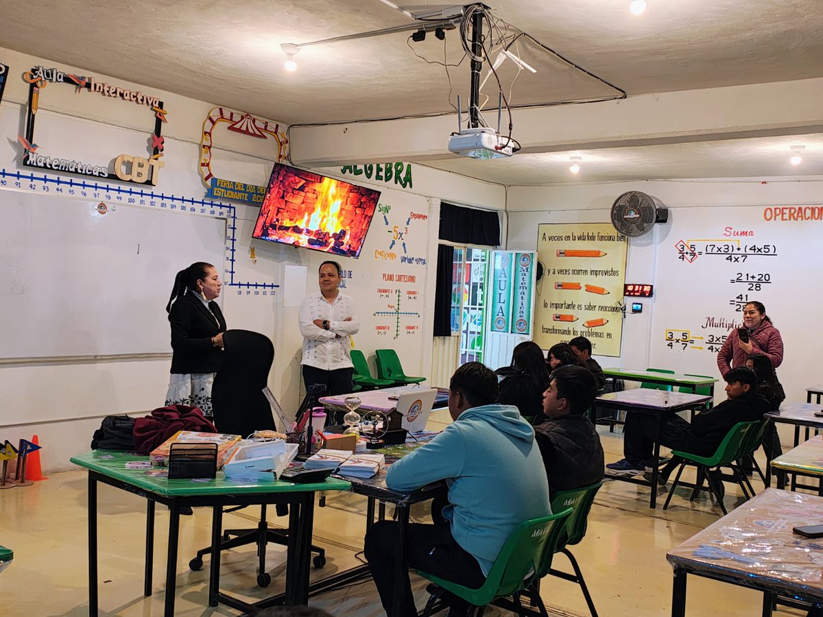 Felicitamos a los estudiantes Nina Madeleyn G. Monroy, Salvador García P. y Daniel I. Pérez H. del CBT Emiliano Zapata, Nopaltepec y al Mtro. Fernando Reséndiz Martínez por obtener el 𝐏𝐫𝐢𝐦𝐞𝐫 𝐋𝐮𝐠𝐚𝐫 en el concurso 𝐋𝐚 𝐂𝐢𝐞𝐧𝐜𝐢𝐚 𝐞𝐬𝐭𝐚́ 𝐞𝐧 𝐭𝐨𝐝𝐨𝐬 𝐥𝐚𝐝𝐨𝐬