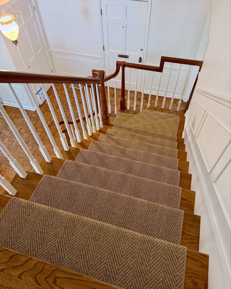 stantondesignco's tweet photo. Elevate your stairs with St. Kitts!
View all available colors: https://t.co/DEvSqWsxOV
@devenydesigns @styledxstanton_shelbycyr @kaufmanbydesignwest #stantoncarpet #carpetrunner #carpetlove #luxurycarpet #interiordesign #stairrunner #staircases #luxurydesign #staircasedesign https://t.co/YMPgFZ5DtR