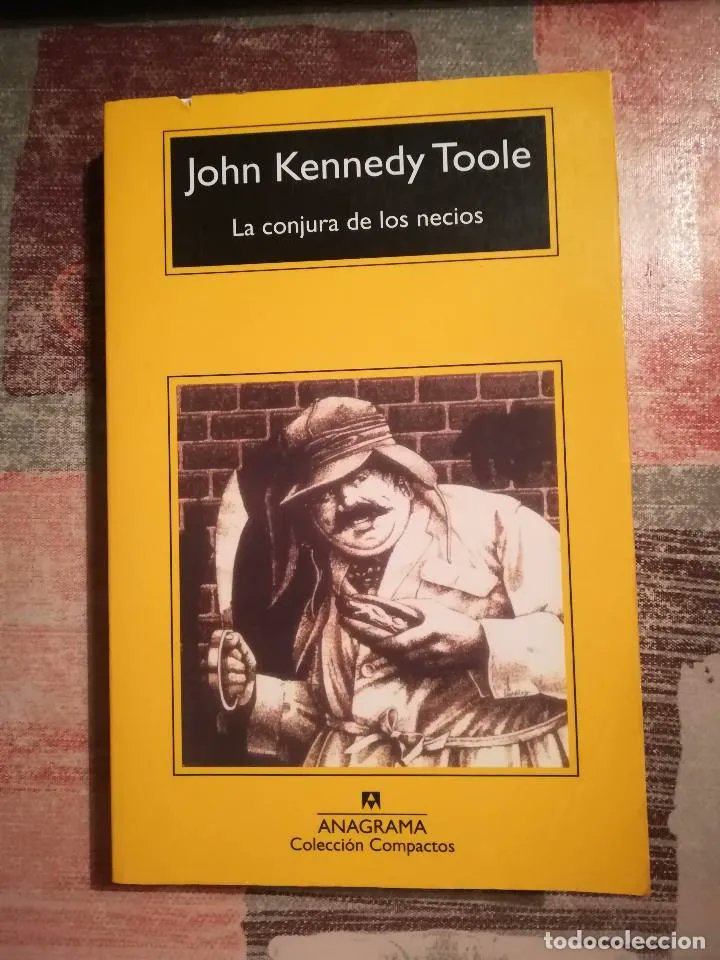LibrosVintage's tweet photo. “Yo soy la espada vengadora del buen gusto y la decencia –gritaba Ignatius.”

El 17 de diciembre de 1937 nacía en Nueva Orleans (Luisiana) John Kennedy Toole, autor de 'La conjura de los necios'.

#CompactosAnagrama
@AnagramaEditor 1992
https://t.co/UAxaymsncV vía @todocoleccion https://t.co/U5VeVrPWtx