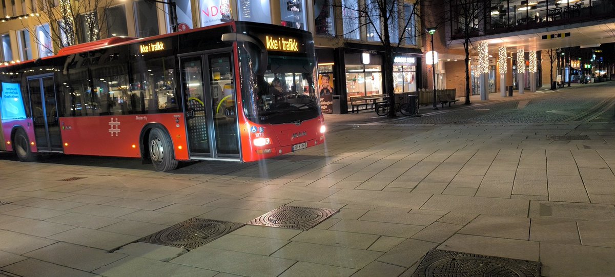 MrPerril's tweet photo. @Ruter @RomerikesBlad Har det blitt ny buss rute i gå gata i Lillestrøm ? https://t.co/WBhScorjTa