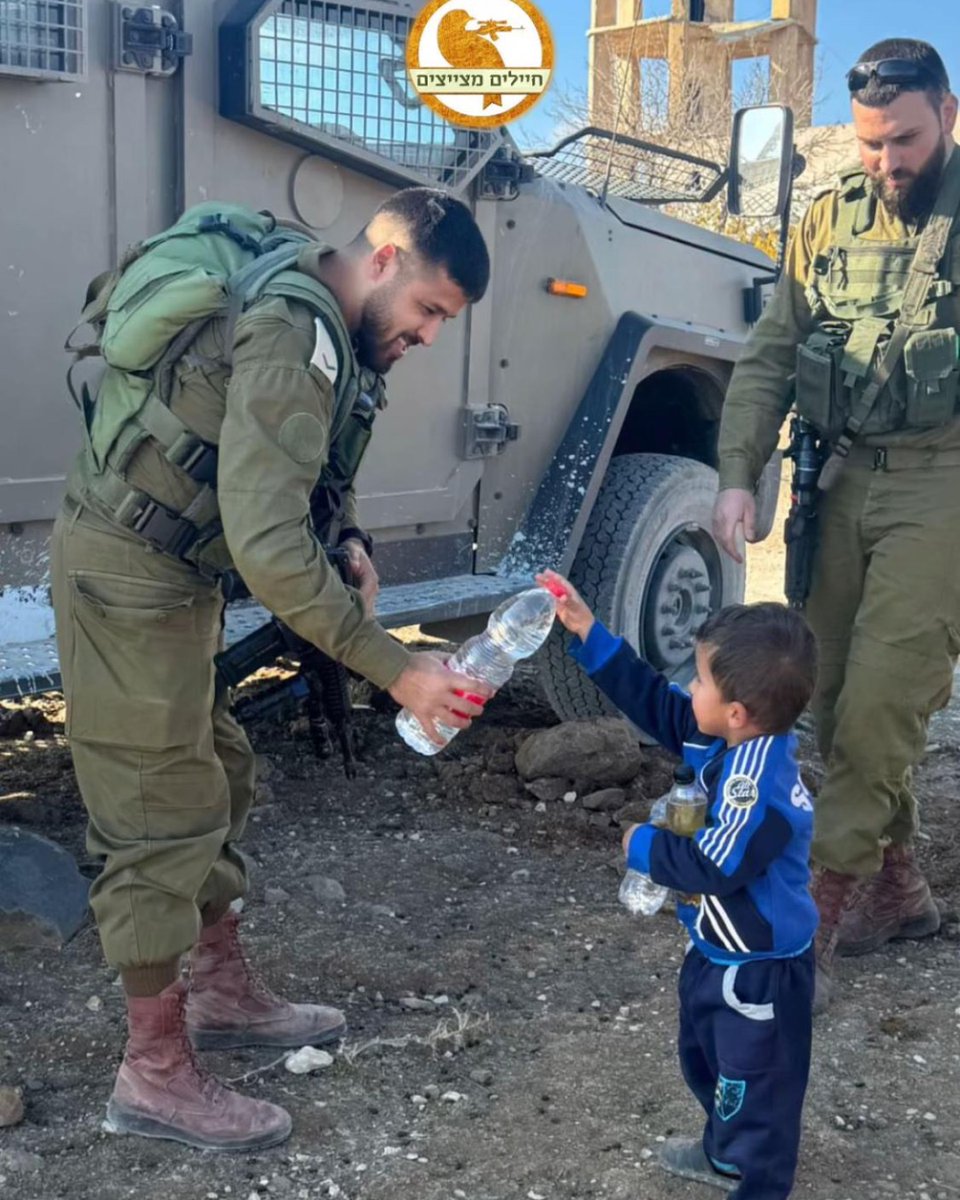 HananyaNaftali's tweet photo. Israeli soldiers giving water to a Syrian boy. You won’t see this on the mainstream media — it doesn’t fit their narrative.

Humanity in action. 🇮🇱 https://t.co/4joklbDeEJ
